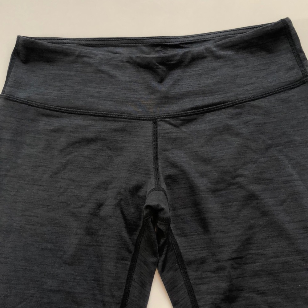 Lululemon original Wunder Under Crops 6 silver